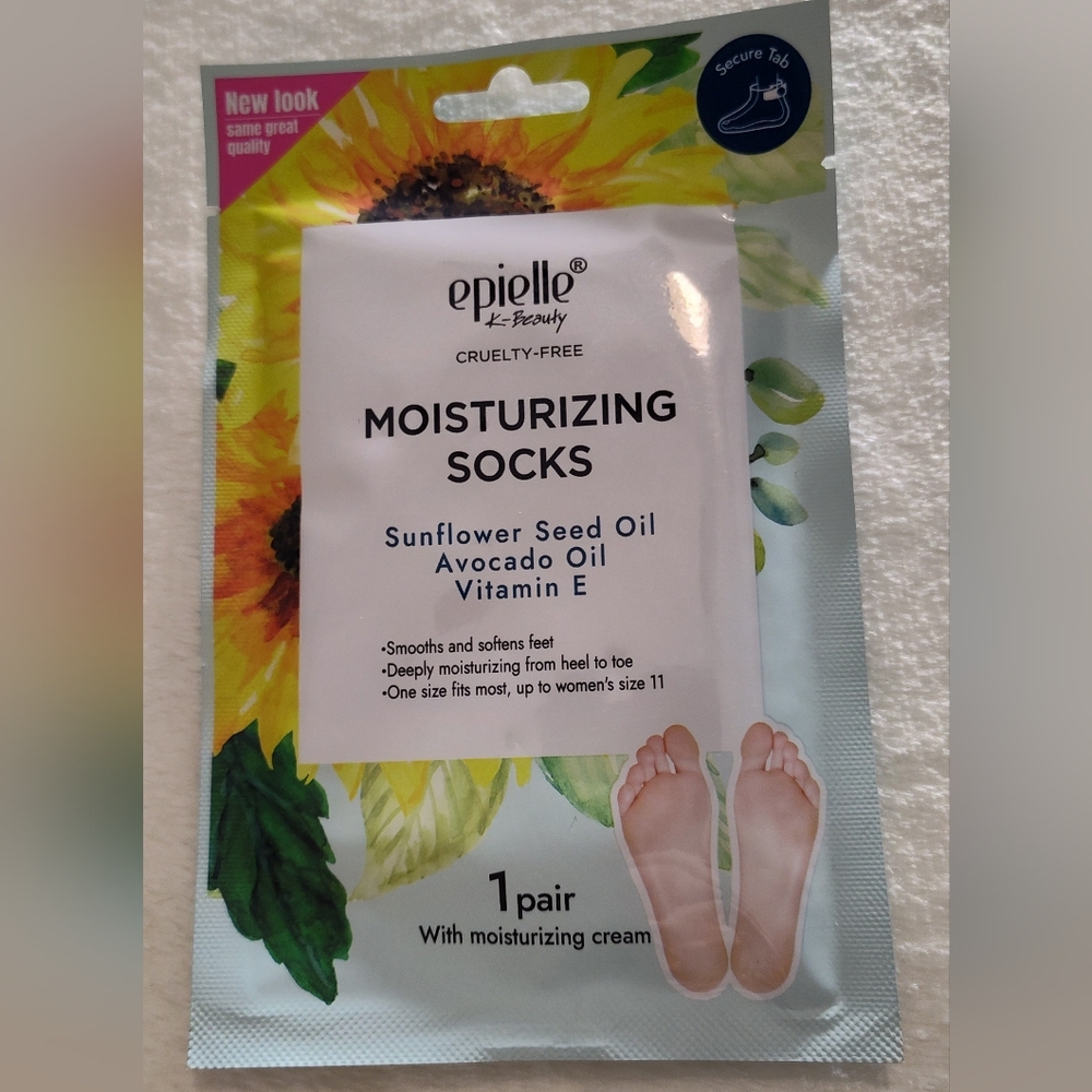 NEW! Epielle Moisturizing Socks (Have 2 Available)